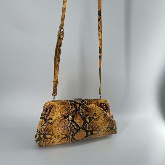 New authentic balenciaga python clutch w/ strap - Picture 4 of 6